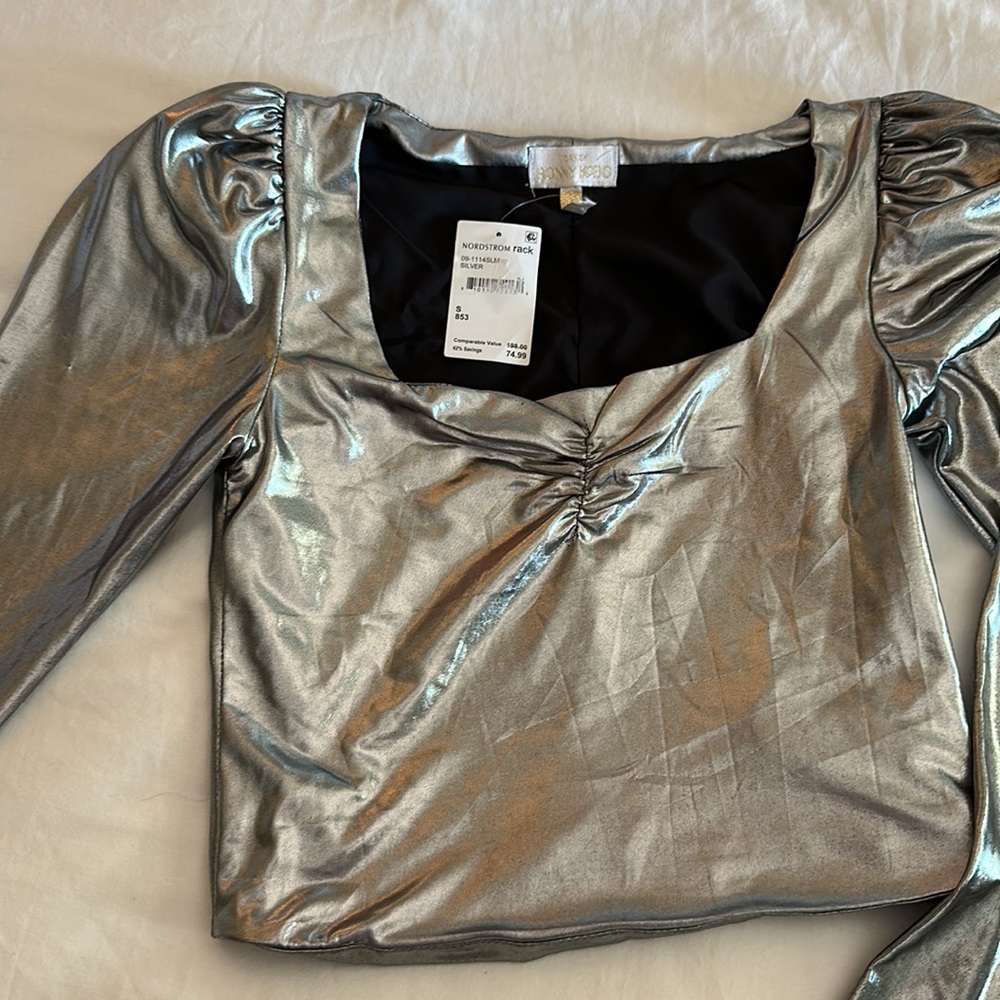 Metallic top! - Picture 4 of 4
